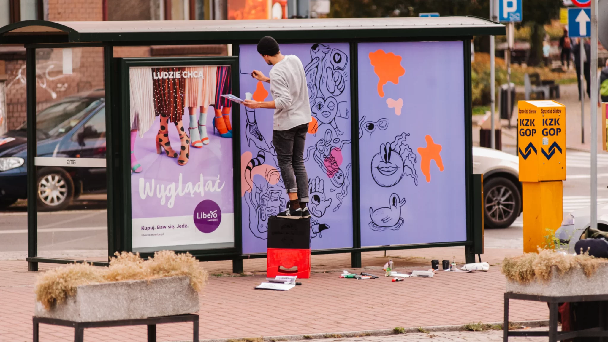 The teaser campaign on busses stops.